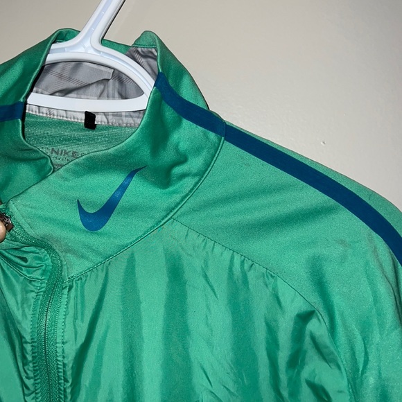 Adidas windbreak quarterZip. In a Size M - Picture 2 of 4